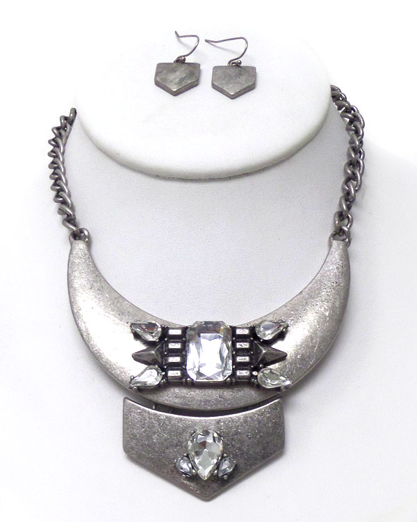 METAL WITH GLASS STONE NECKLACE SET