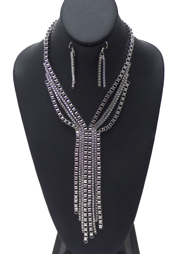 SQUARE CHAIN WITH TASSEL NECKLACE SET