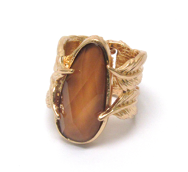 METAL LEAF AND ON TOP NATURAL OVAL STONE HINGE RING