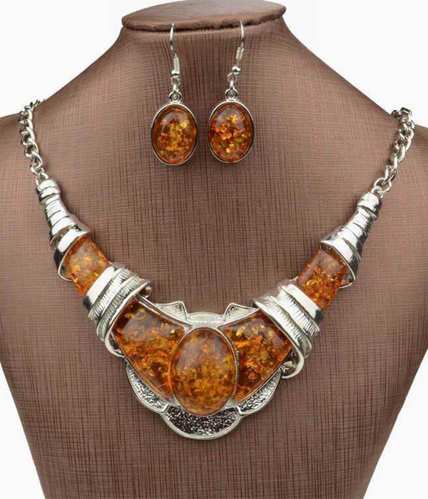 RESIN AMBER VINTAGE BIB STATEMENT NECKLACE AND EARRING SET