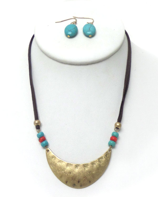 TEARDROP TURQUOISE STONE AND SUEDE NECKLACE SET