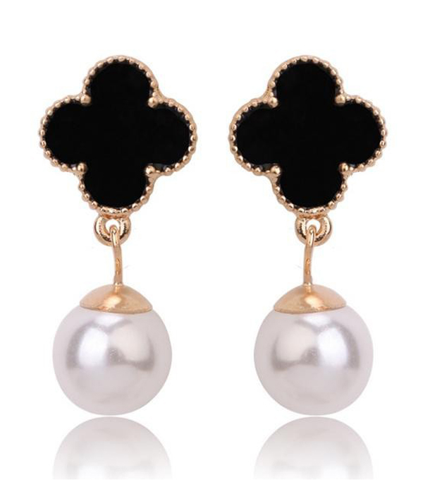 DESIGNER INSPIRED CLOVER AND PEARL DROP EARRING