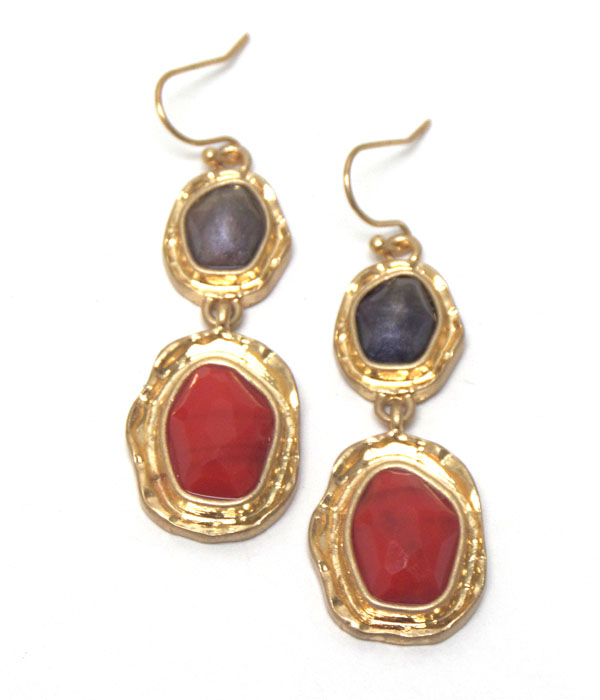 LINKED STONES WITH WORN GOLD HOOK EARRINGS