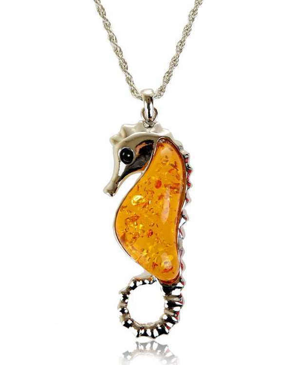 RESIN AMBER VINTAGE SEAHORSE PENDANT NECKLACE 