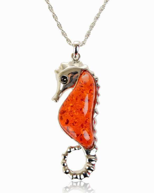 RESIN AMBER VINTAGE SEAHORSE PENDANT NECKLACE