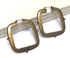 ANITIQUE METAL SQUARE EARRING