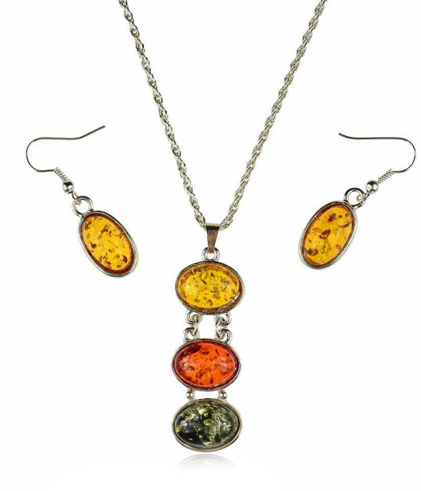 RESIN AMBER VINTAGE THREE STONE DROP PENDANT NECKLACE AND EARRING SET