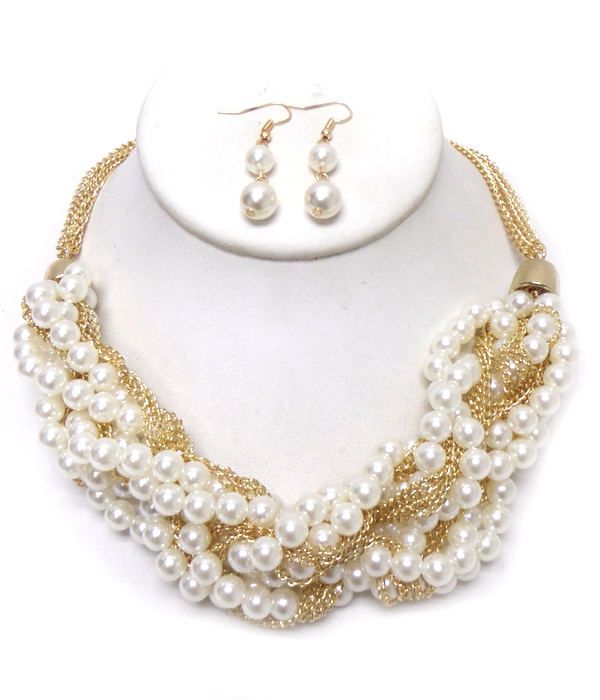 TWISTED CHAIN AND PEARLS NECKLACE SET 