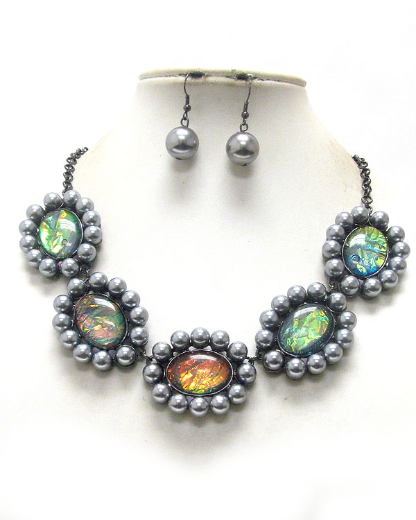 ABALONE FINISH PUFFY OVAL STONE AND PEARL DECO FLOWER LINK NECKLACE EARRING SET