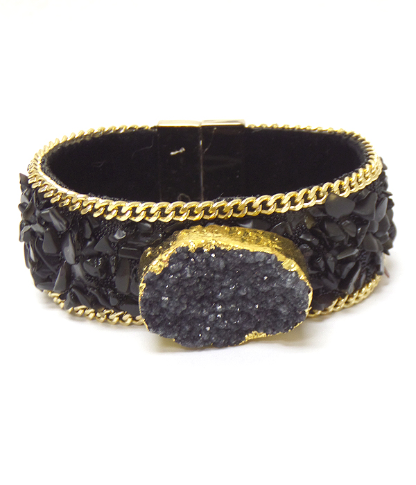 DRUZY AND SIDE GOLD PLATED STONE AND MULTI CHIP STONE MAGNETIC BRACELET