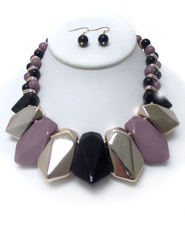 COLOR COATED LARGE BEADS NECKLACE SET 