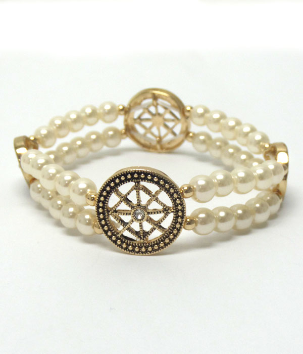 METAL FILIGREE ROUND PENDANT AND DOUBLE STRETCH PEARL BRACELET
