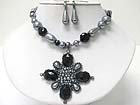 CRYSTAL AND FACET ACRYL STONE AND PEARL BEADS FLOWER PENDANT NECKLACE EARRING SET