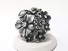 CRYSTAL STUD FLOWER AND BUG THEME STRETCH RINTG