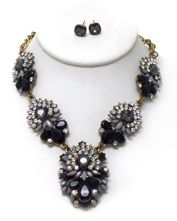 LINKED FLOWER WITH CRYSTALS NECKLACE SET