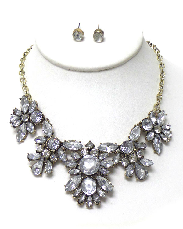 LINKED FLOWER WITH CRYSTALS NECKLACE SET