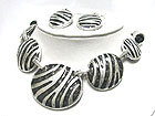 TRIBAL LOOK ANIMAL PATTERN METAL DISK LINK NECKLACE EARRING SET