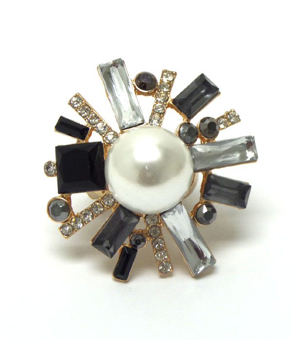 MULTI BAGUETTE CRYSTAL AND CENTER PEARL STRETCH COCKTAIL RING