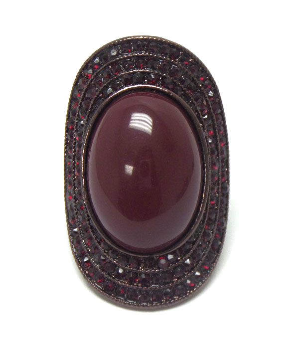PUFFY STONE AND CRYSTAL EDGE OVAL STRETCH RING