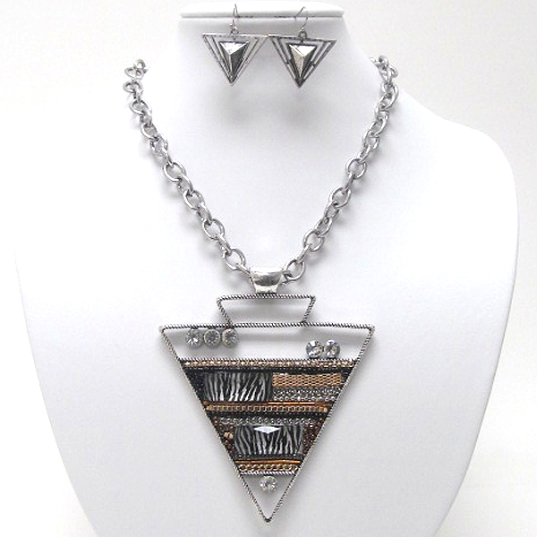 CRYSTAL METAL AND ACRYL MODEEN ACHITECTURAL TRIANGLE MEDALLION NECKLACE EARRING SET