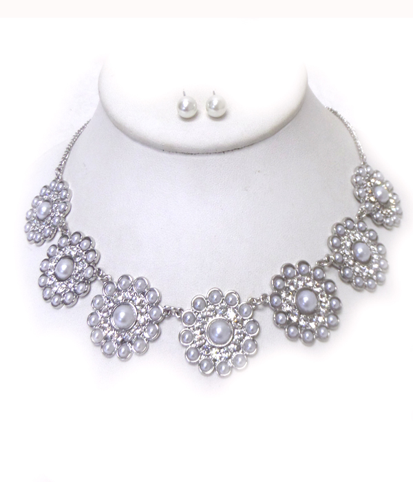 CRYSTAL AND PEARL STUD METAL FLOWERS LINK NECKLACE SET