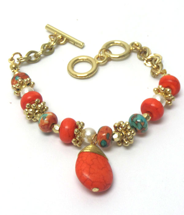 STONE AND BEADS DANGLING TOGGLE BRACELET 
