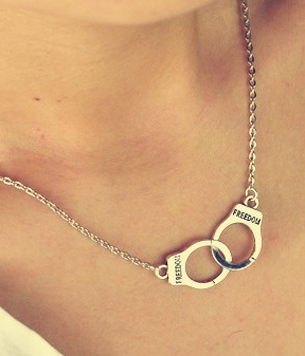 HANDCUFF NECKLACE - ETSY STYLE