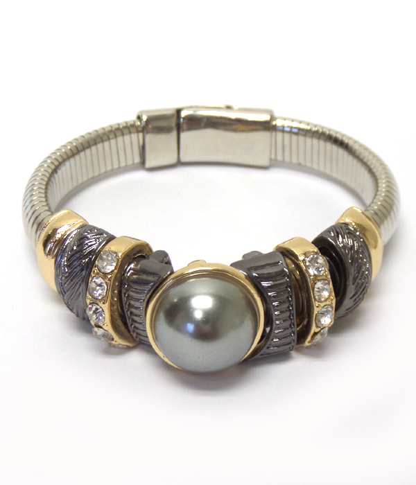 MULTI METAL RING AND PEARL AND SNAKE CHAIN MAGNET BRACELET