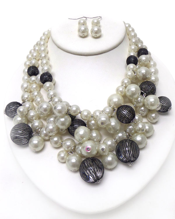 CHUNKY LAYERED PEARL NECKLACE SET 