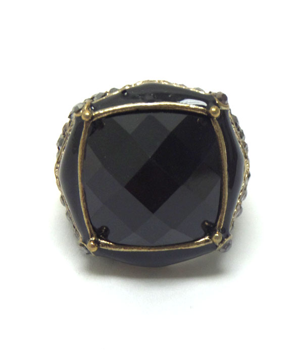 FACET SQUARE STONE AND METAL FILIGREE STRETCH RING