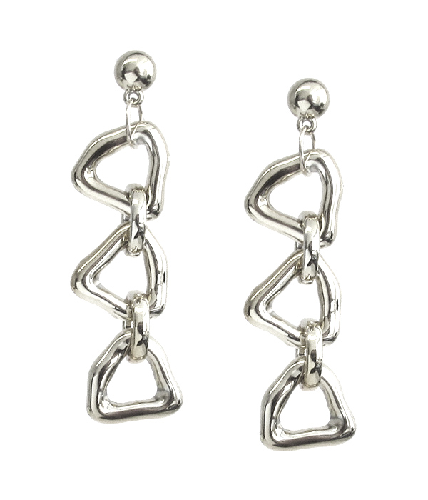 HOLLOW TRIANGLE CHAINLINK EARRING