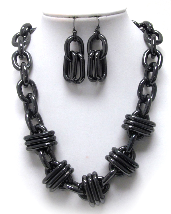 MULTI CHAIN METALLIC THICK CHAIN LINK NECKLACE EARRING SET