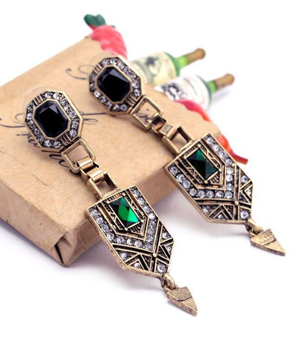 BOUTIQUE STYLE VINTAGE EARRING