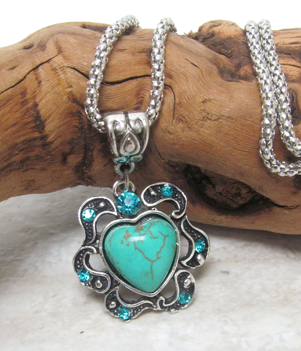 METAL TEXTURED HEART STONE NECKLACE SET