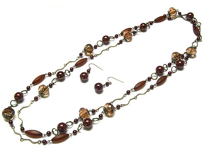 GENUINE GLASS FACET BEADS AND METAL BALL LONG NECKLACE AND EARRING SET 