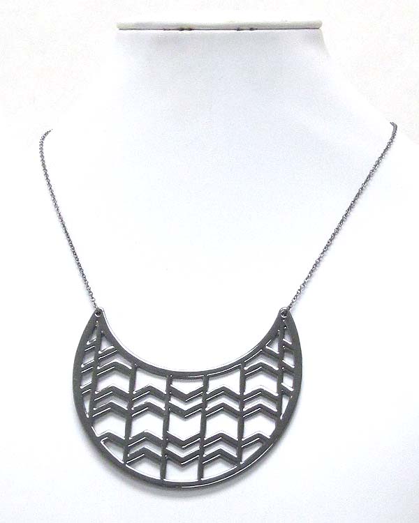 GEOMETRIC CRESCENT AND PATTERN DECO PENDANT NECKLACE