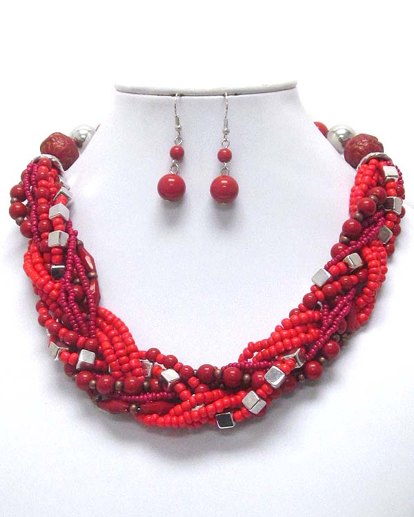MULTI METAL SQUARE AND SEED BEAD MIX AND TWIST NECKLACE EARRING SET