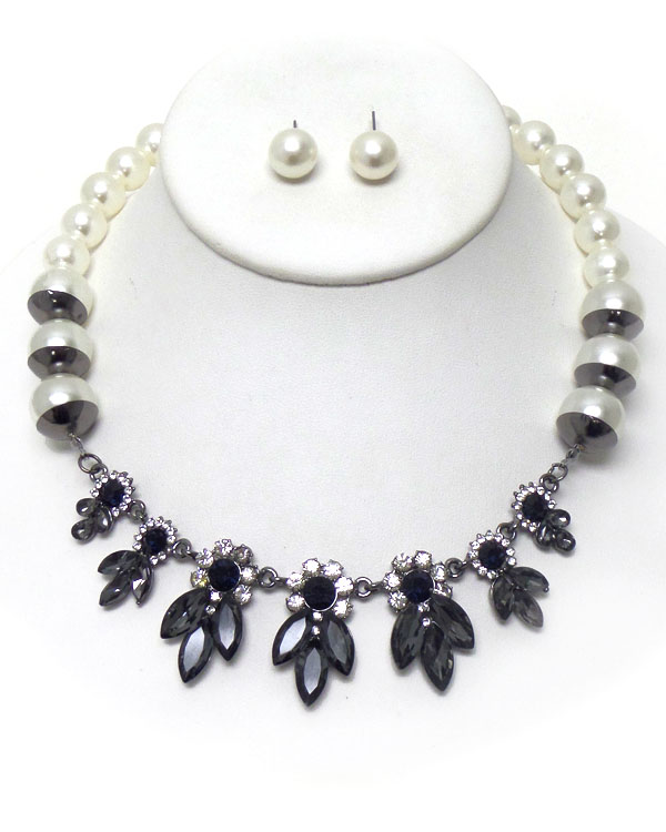 FLOWER AND PEARL NECKLACE SET