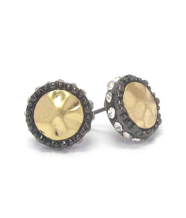 HAMMERED METAL DISK AND CRYSTAL SIDE STUD EARRING
