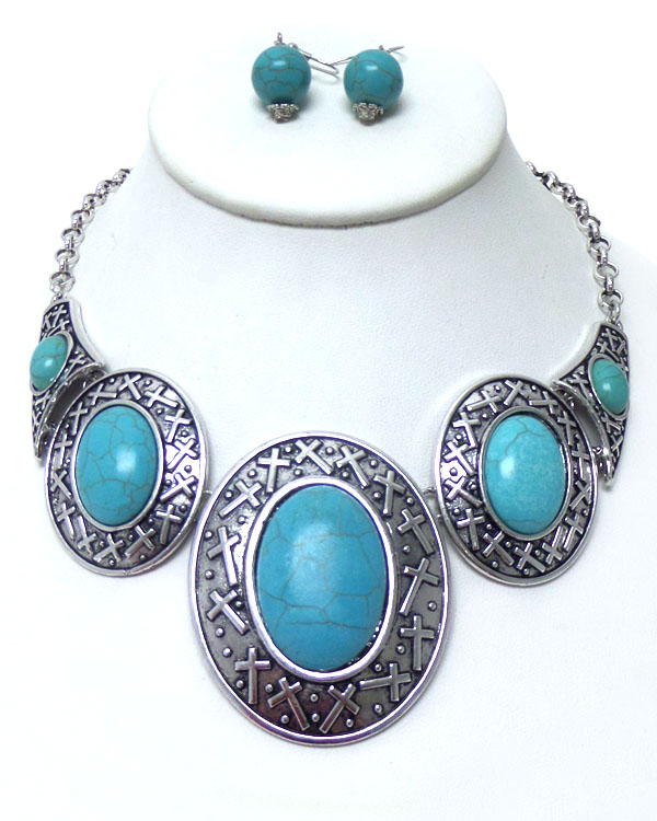 TURQUOISE STONE WITH CROSS METAL DESIGN NECKLACE SET