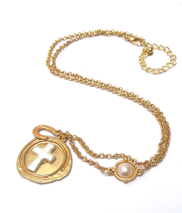 CROSS WITH PEARL NECKLACE