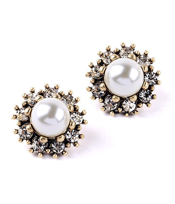 BOUTIQUE STYLE PEARL CENTER CRYSTAL STUD EARRING