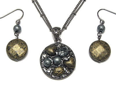 ROUND SHAPE PATINA AND CRYSTAL PENDANT NECKLACE3 AND EARRING SET