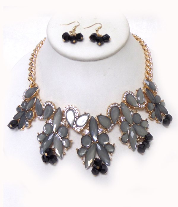 CRYSTAL AND ACRYL FLOWER DROP CHAIN NECKLACE SET