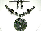 MULTI COLOR CRYSTAL DECO ROUND EAMELED METAL PENDANT AND BEADS NECKLACE SET