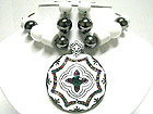 MULTI COLOR CRYSTAL DECO ROUND EAMELED METAL PENDANT AND BEADS NECKLACE SET