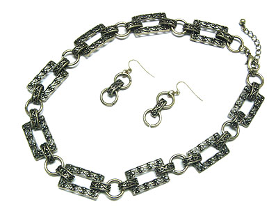 HEAVY FILIGREE METAL CHAIN LINK NECKLACE AND EARRING SET
