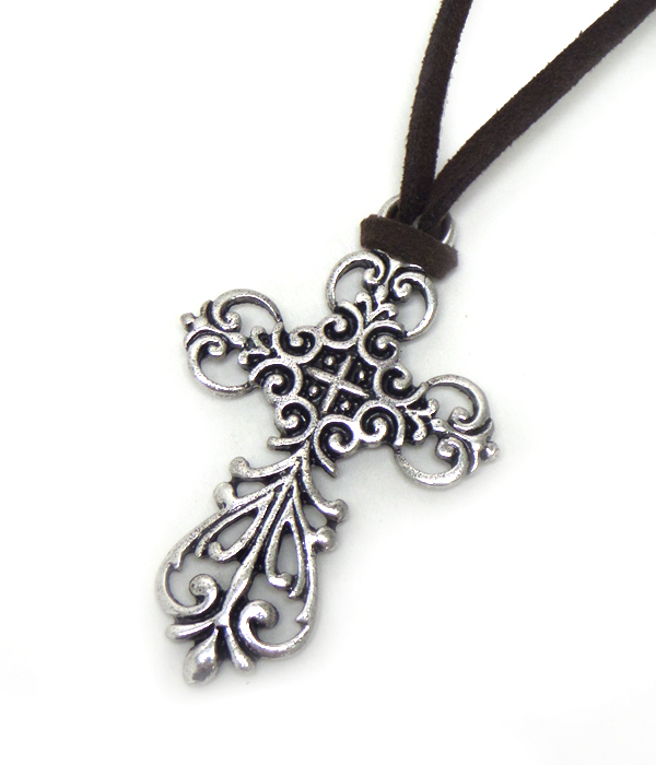 HAMMERED METAL CROSS  NECKLACE