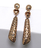 METAL HAMMERED SMALL DISK AND TWO BALL DROP METAL OVAL EARRING