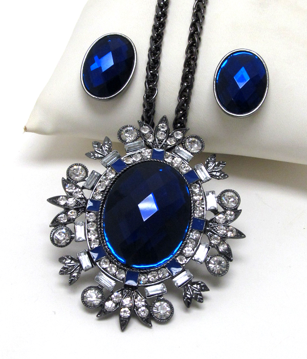 CRYSTAL AND GLASS OVAL DECO METAL TEXTURED MEDALLIION PENDANT CHAIN NECKLACE EARRING SET - PENDANT CAN BE USED AS A BROOCH
